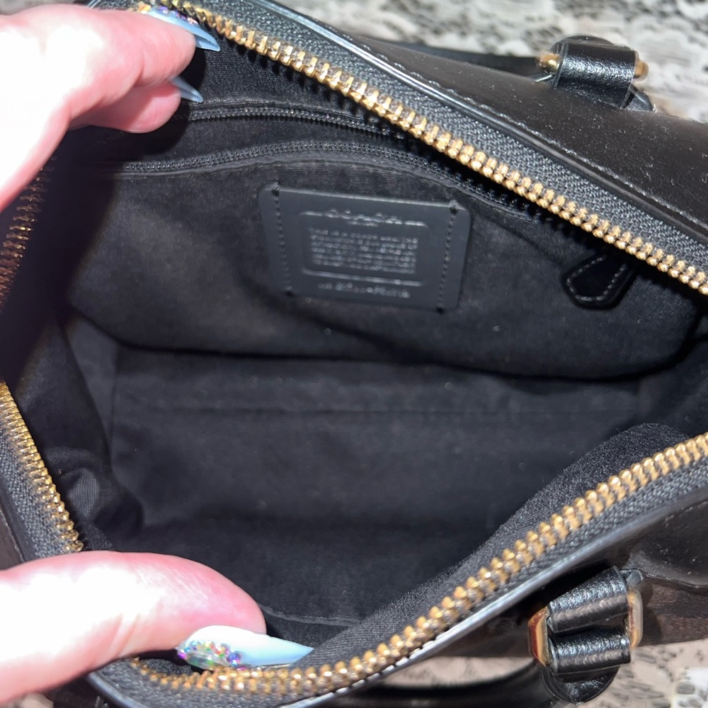Authentic Coach Dark Brown Handbag with “C” Monogram 👜 - Picture 4 of 7
